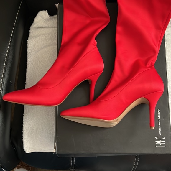 Red over the knee stretch boots - Picture 2 of 7